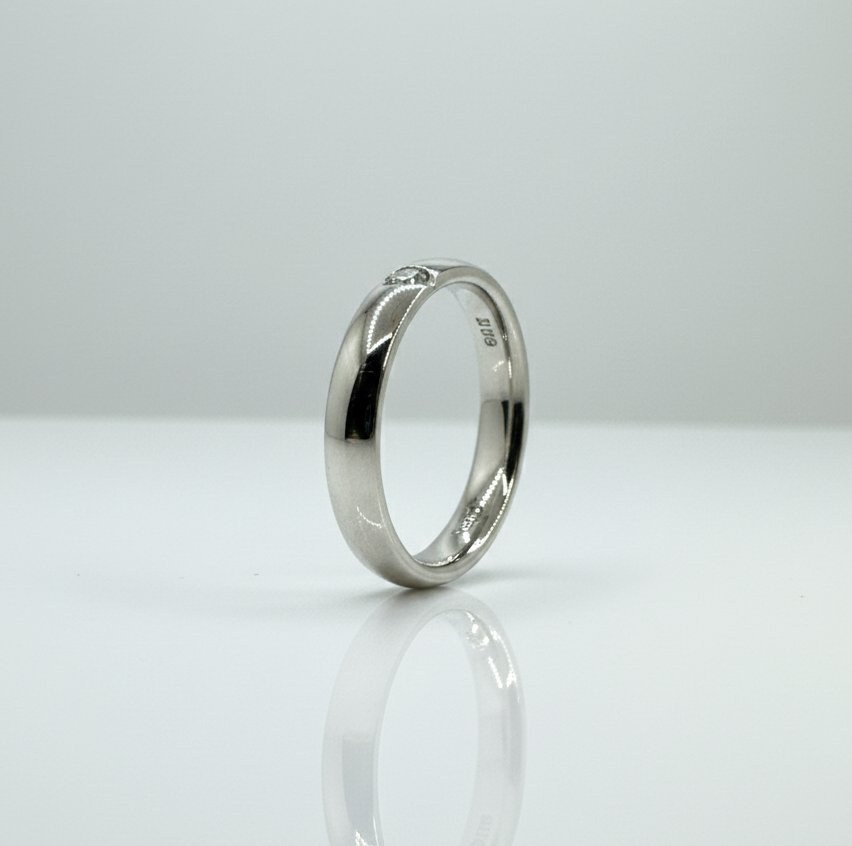 18ct White Gold Channel Set Solitaire Diamond Band