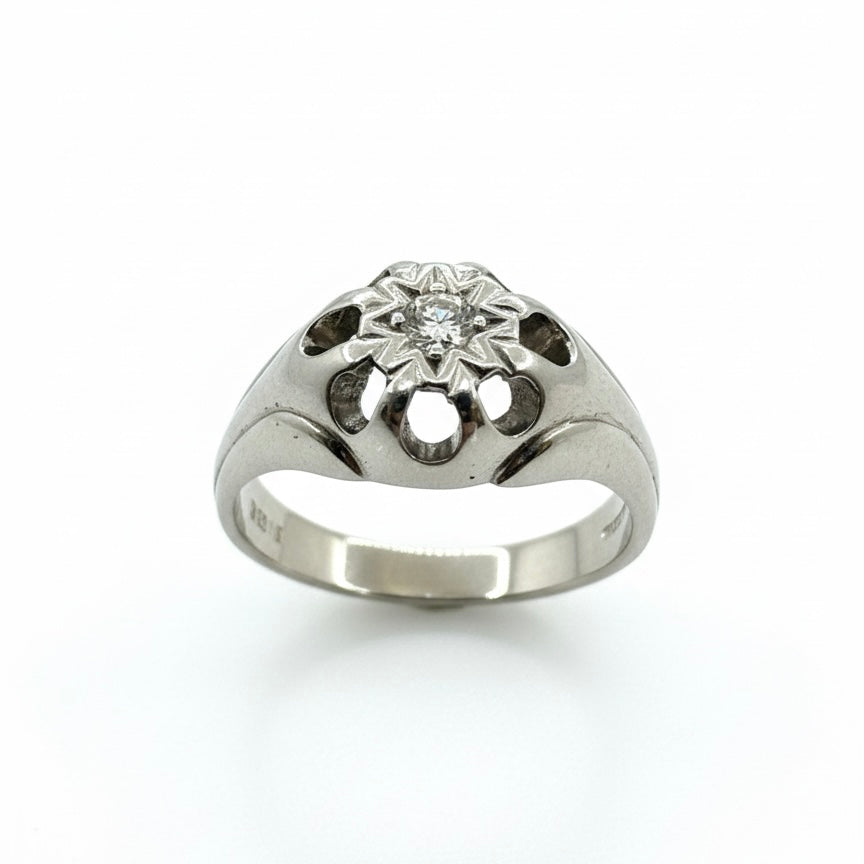 9ct Hand Engraved Solitaire Diamond Ring