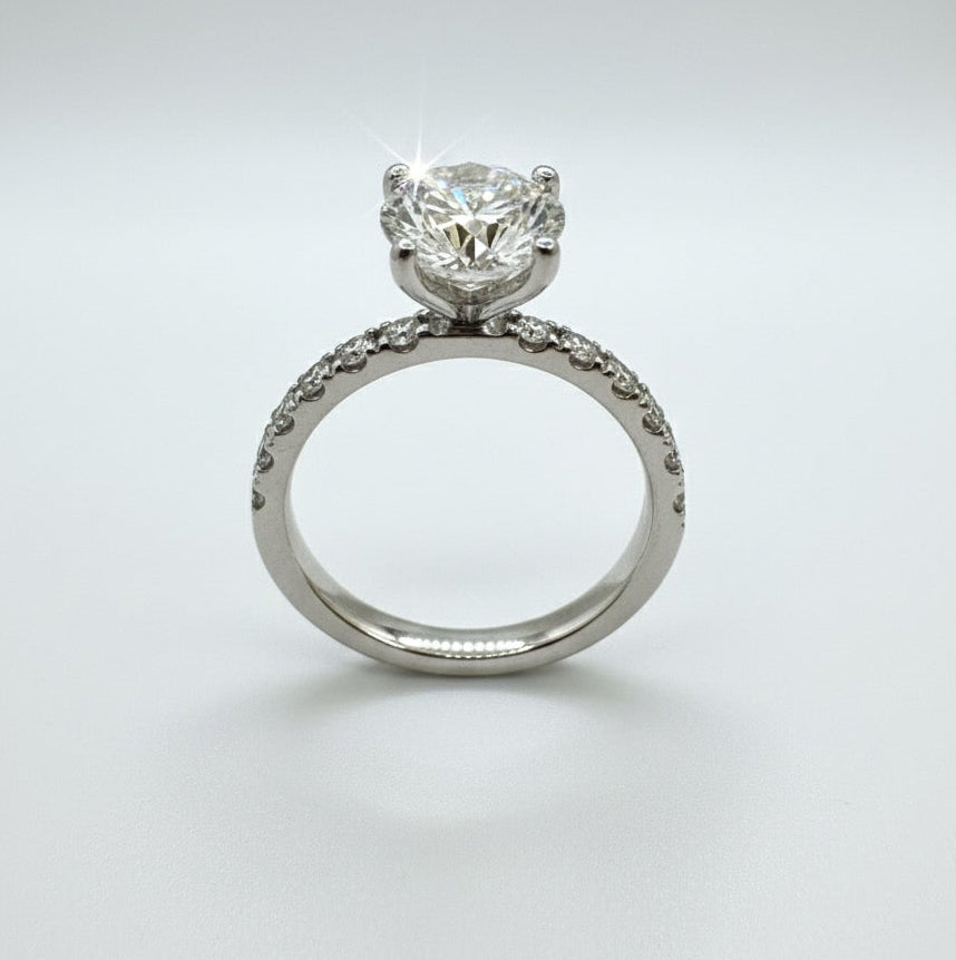 950 Platinum Pear Diamond With Diamond Shoulder Ring