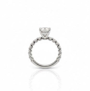 950 Platinum Round Brilliant Diamond With Diamond Shoulder Ring