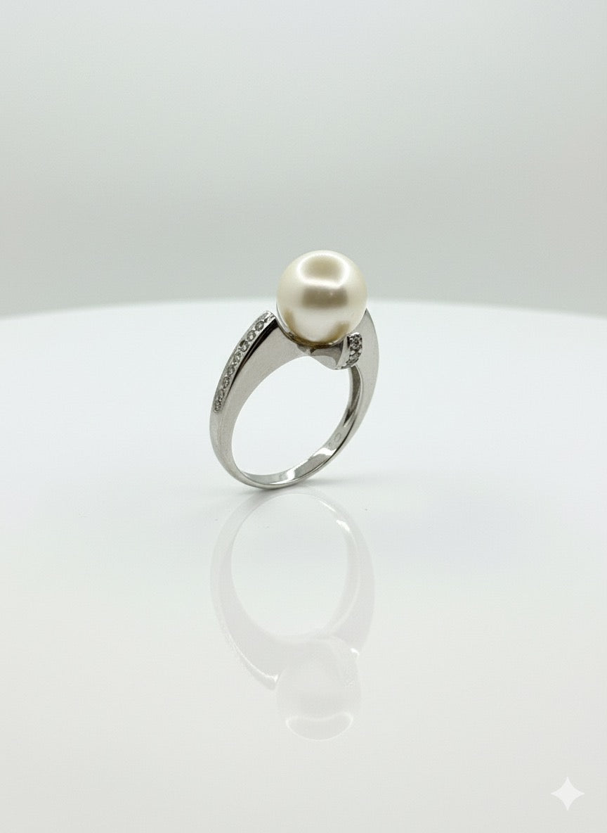 18ct White Gold Diamond Encrusted Clawless Pearl