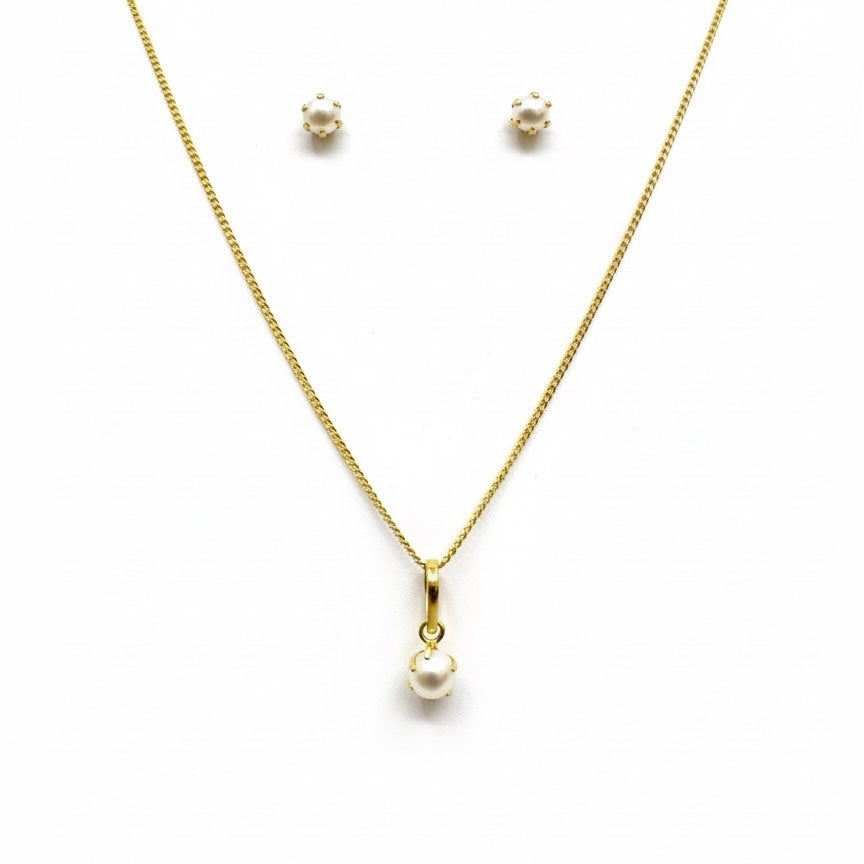 22ct Hand Set Spherical Pearl Pendant Set