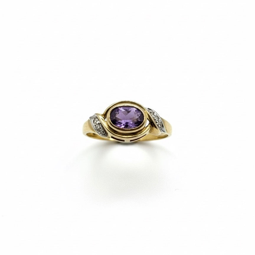 9ct Amethyst With Diamond Shoulder Ring