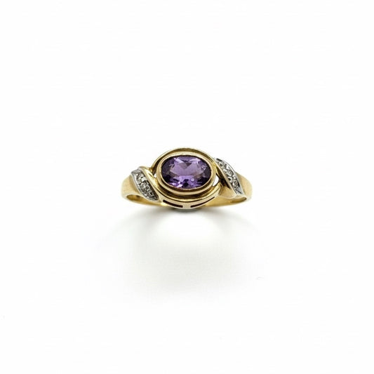 9ct Amethyst With Diamond Shoulder Ring