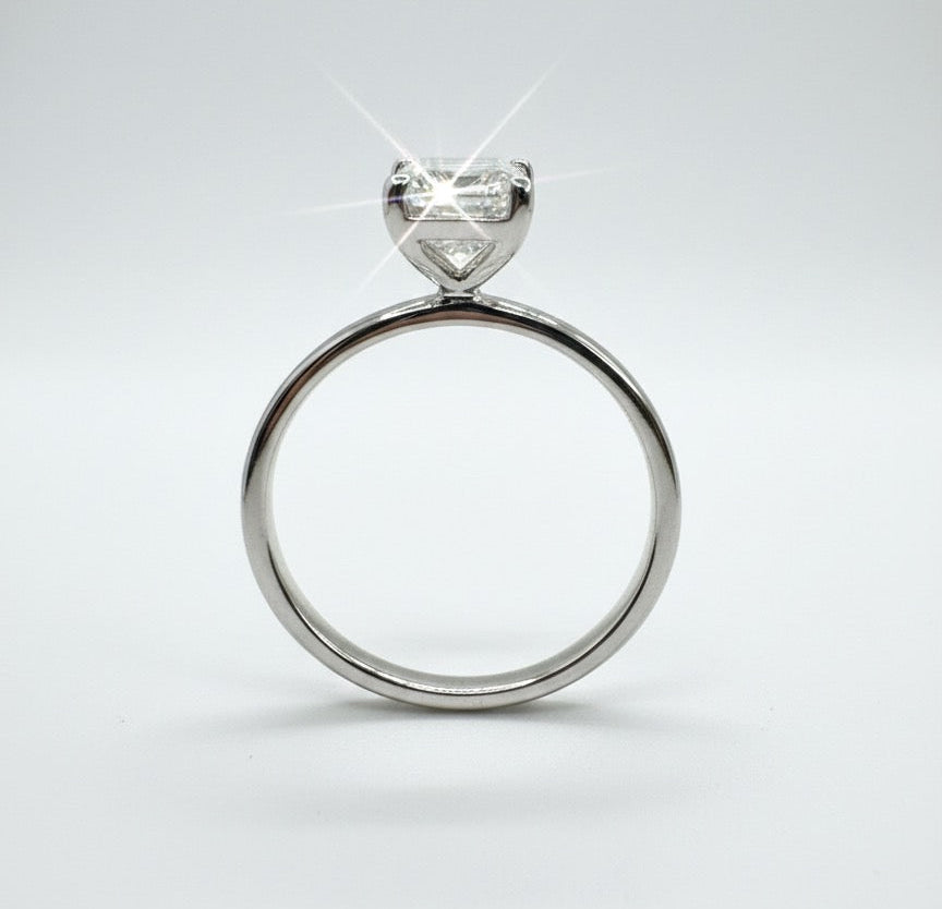 18ct White Gold Emerald Cut Diamond Solitiare Ring