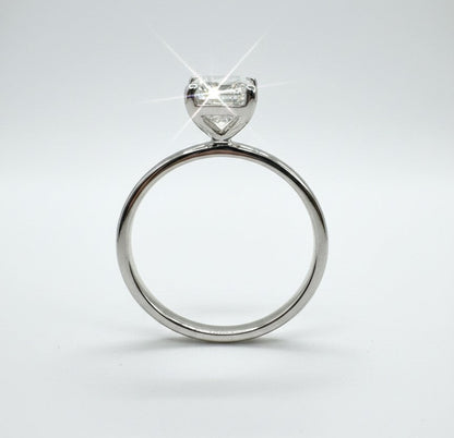 18ct White Gold Emerald Cut Diamond Solitiare Ring