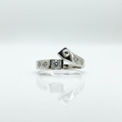18ct White Gold Channel Set Diamond With Hemisphere Screw Ring