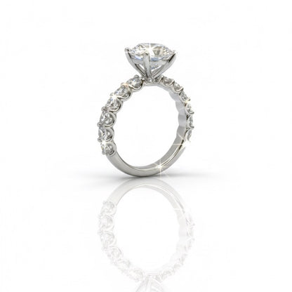 950 Platinum Round Brilliant Diamond With Diamond Shoulder Ring