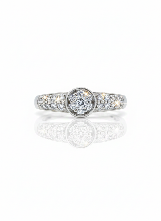 18ct Cluster Diamond White gold Ring