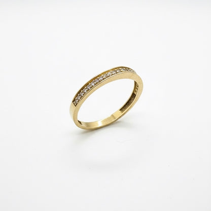 18ct Zirconia Pointed Centre Eternity Ring