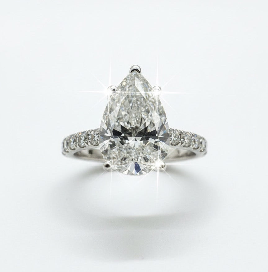 950 Platinum Pear Diamond With Diamond Shoulder Ring