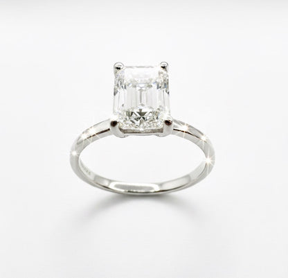 18ct White Gold Emerald Cut Diamond Solitiare Ring