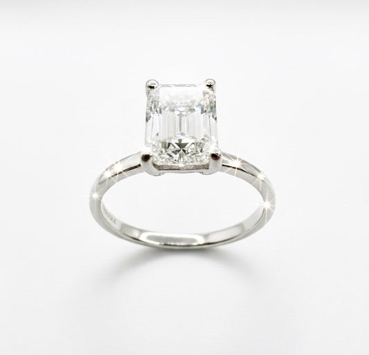 18ct White Gold Emerald Cut Diamond Solitiare Ring