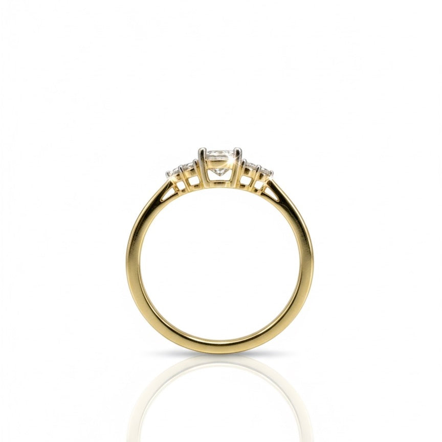 18ct Diamond Pear With Diamond Round Brilliant Shoulder Ring