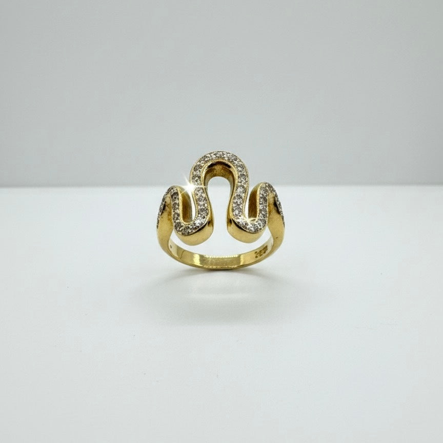 18ct Wavy Diamond Ring