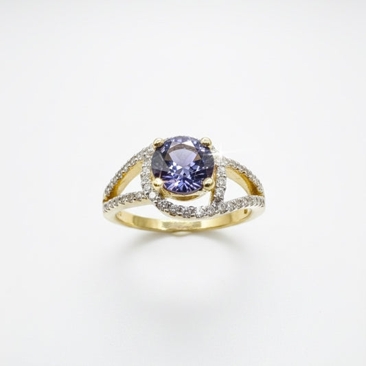 18ct Amethyst And Interlocking Halo and Shoulder Diamond Ring
