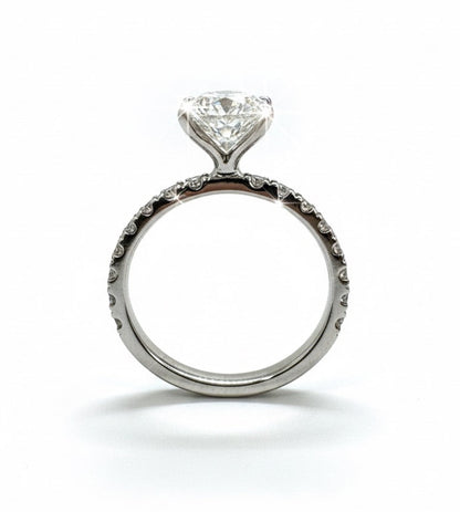 950 Platinum Oval Diamond with Diamond Shoulder Ring