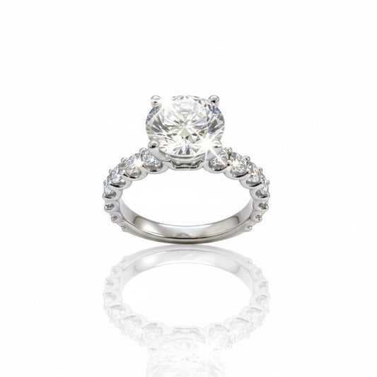950 Platinum Round Brilliant Diamond With Diamond Shoulder Ring