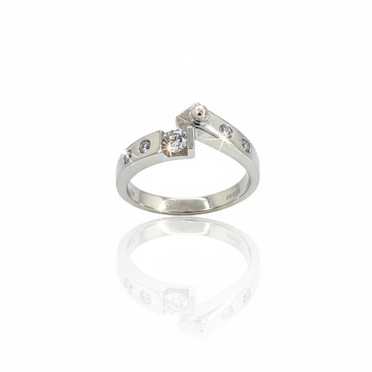 18ct White Gold Channel Set Diamond With Hemisphere Screw Ring