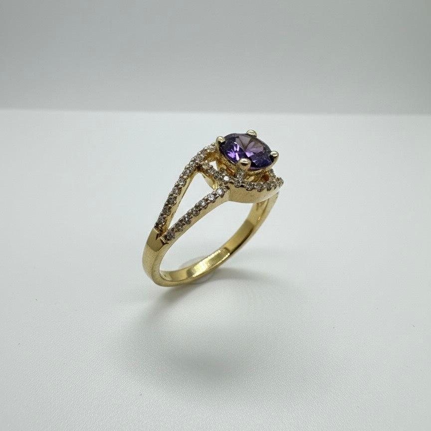 18ct Amethyst And Interlocking Halo and Shoulder Diamond Ring