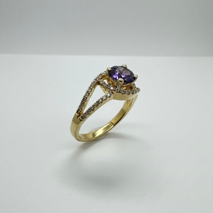 18ct Amethyst And Interlocking Halo and Shoulder Diamond Ring